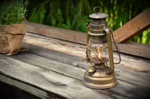 Nowoczesne lampy ogrodowe - co można dzięki nim zyskać